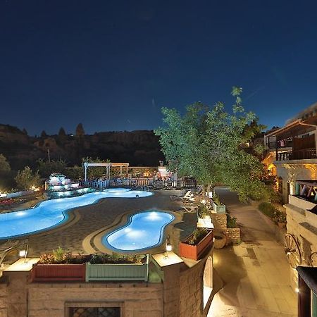 Holiday Cave Hotel 格雷梅 外观 照片