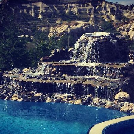 Holiday Cave Hotel 格雷梅 外观 照片