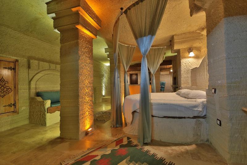 Holiday Cave Hotel 格雷梅 外观 照片