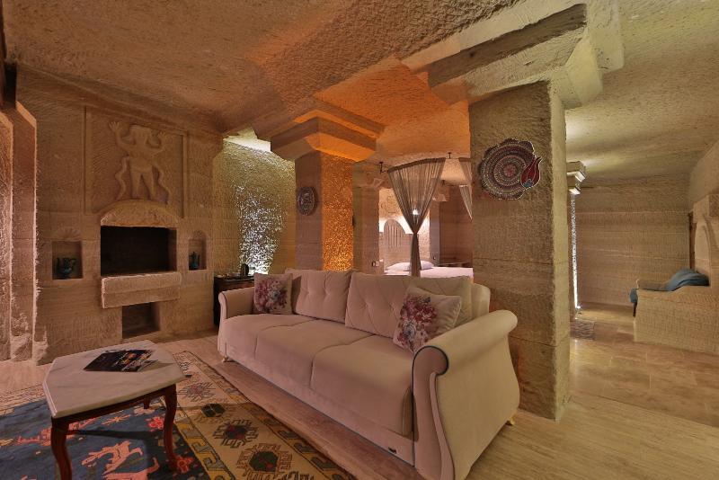 Holiday Cave Hotel 格雷梅 外观 照片